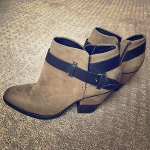 Dolce Vita Leather Booties sz 7.5